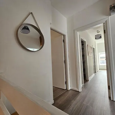 Apartment Centre