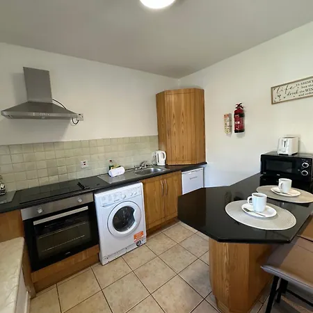Apartment Centre *