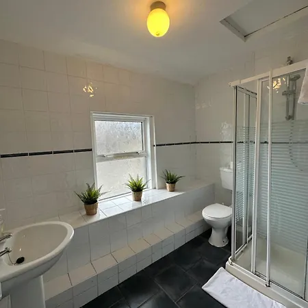 Apartment Centre *